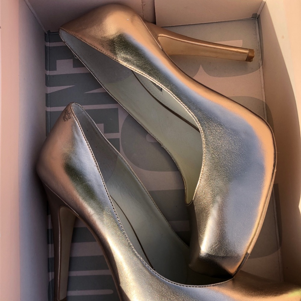 Bcbg heels